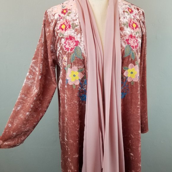 Andree by Unit Crushed Pink Velvet Floral Embroidered Cardigan Medium NEW - Picture 5 of 14